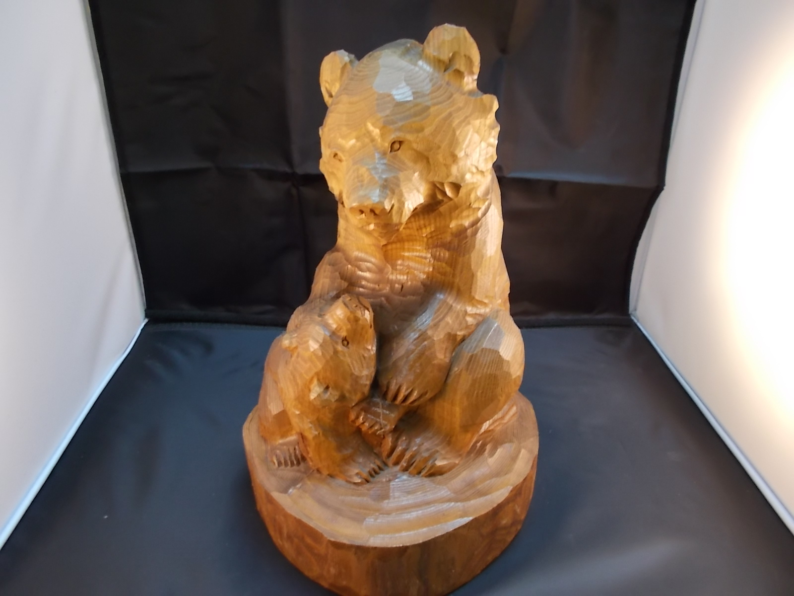 木彫りの熊 好き の方には読んでほしい 価格の違いがわかる 木彫りの熊 の見方 基本編８ 覚えておきたい熊の形10種類 後半 6 10 形が複雑に 木彫り屋店長 まさまる日記